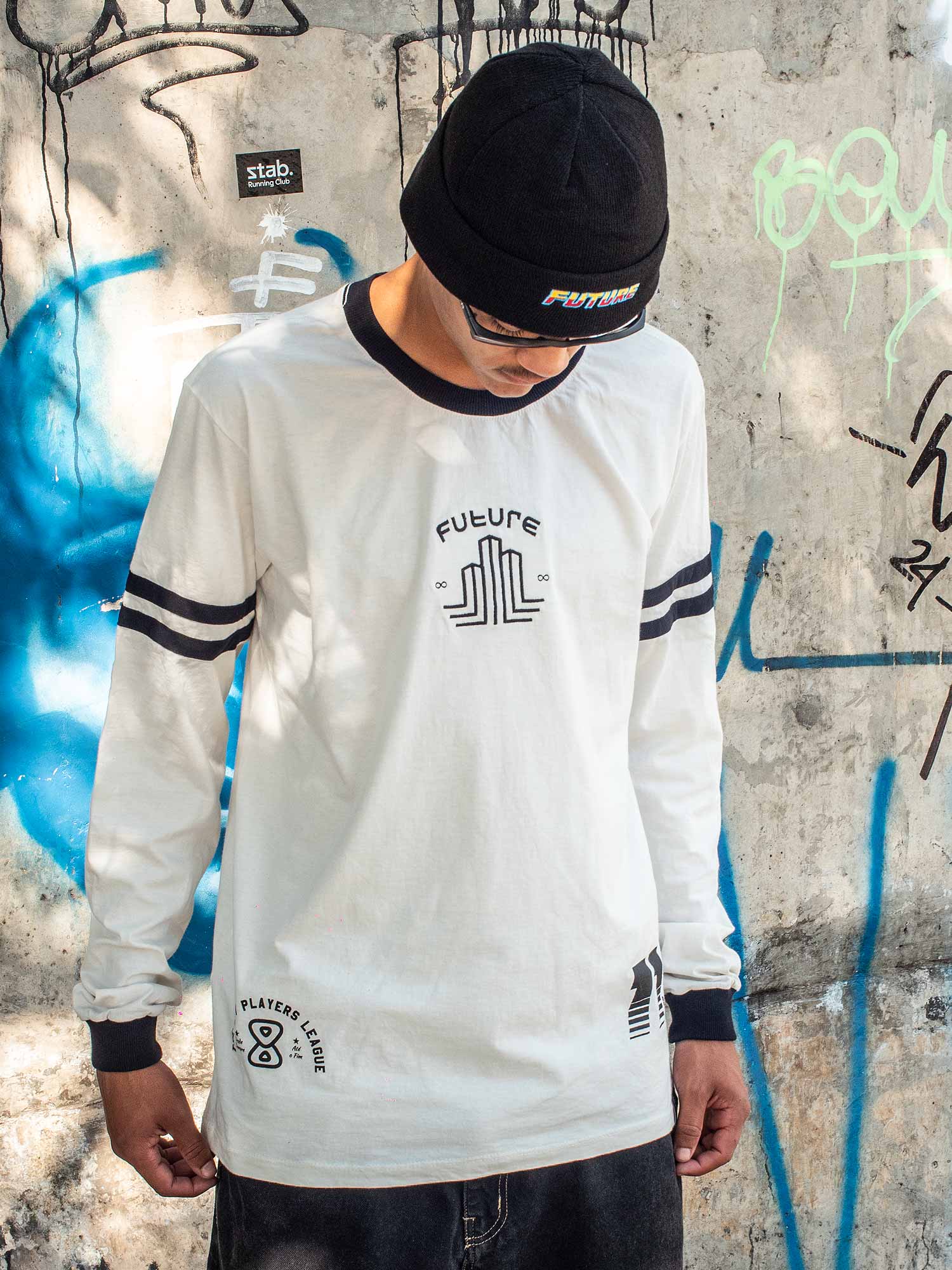 Camiseta-Future-City-Players-Off-White-Frente-Ambiente