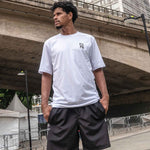 Camiseta-Future-Texturized-Branca-Frente-Modelo