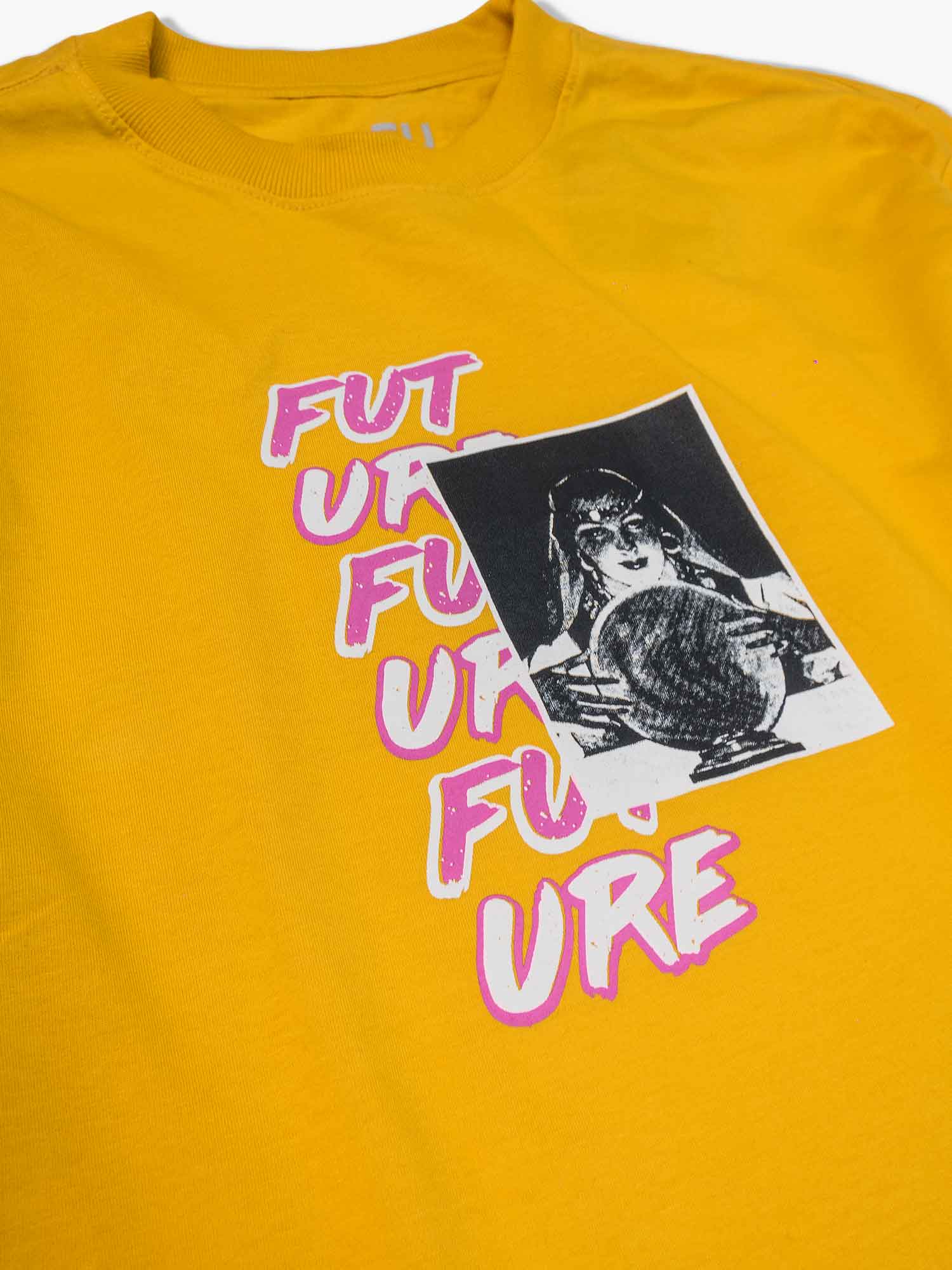 Camiseta-Manga-Longa-Future-Teller-Amarela-Detalhe-Frente