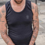 Regata-Future-Logo-Preta-Frente-Modelo-Close