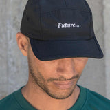 Bone 5 Panel Future Reticencias Preto Lifestyle Close