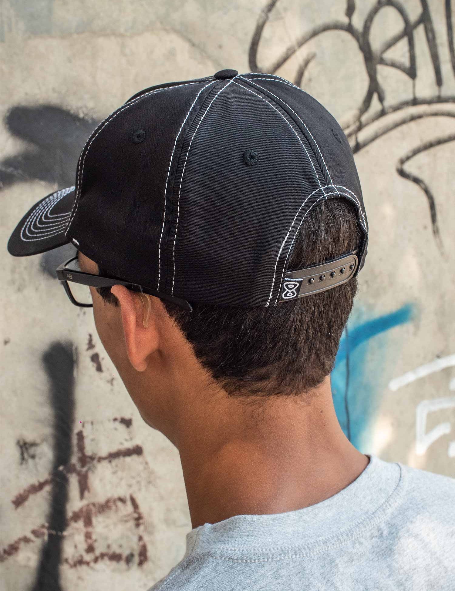 Bone-Snapback-Future-Fisheye-Preto-Traseira-Ambiente
