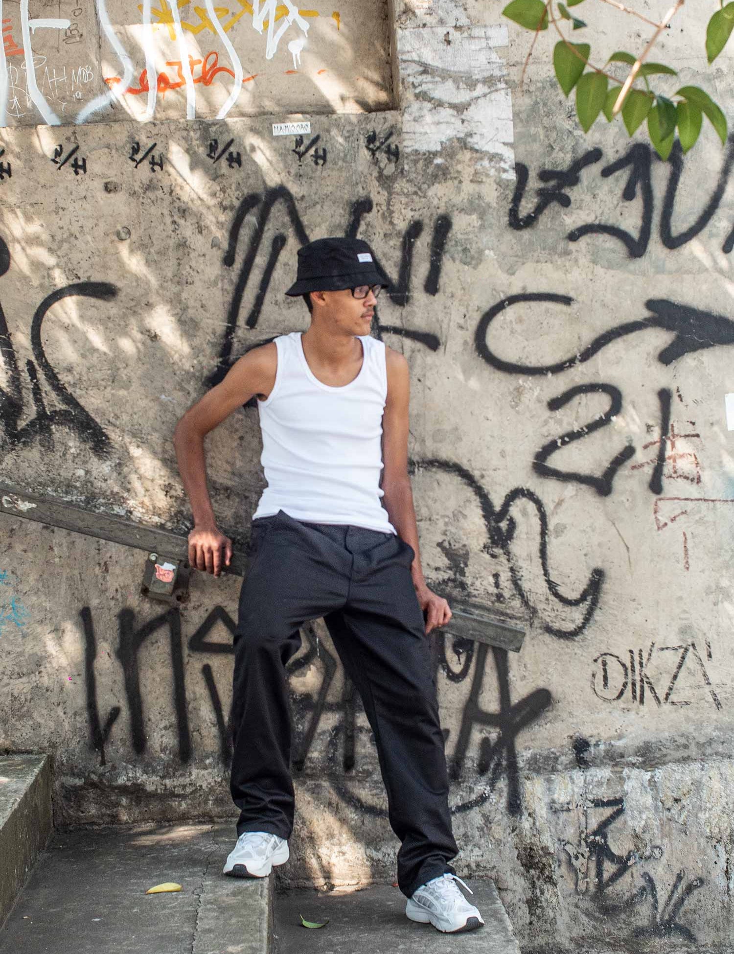 Calca-Future-Worker-Preta-Frente-Aberta-Ambiente