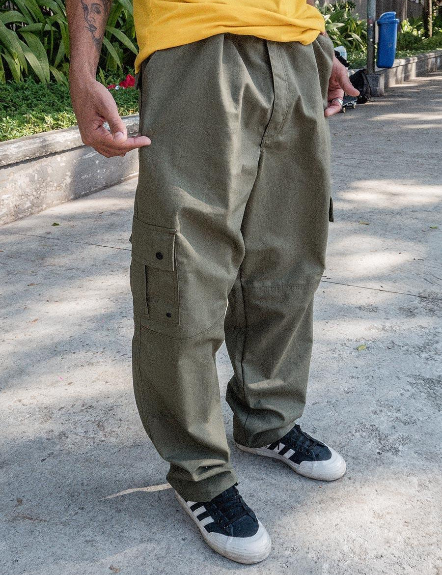     Calca Cargo Future Stencil Verde Perfil 2 Ambiente