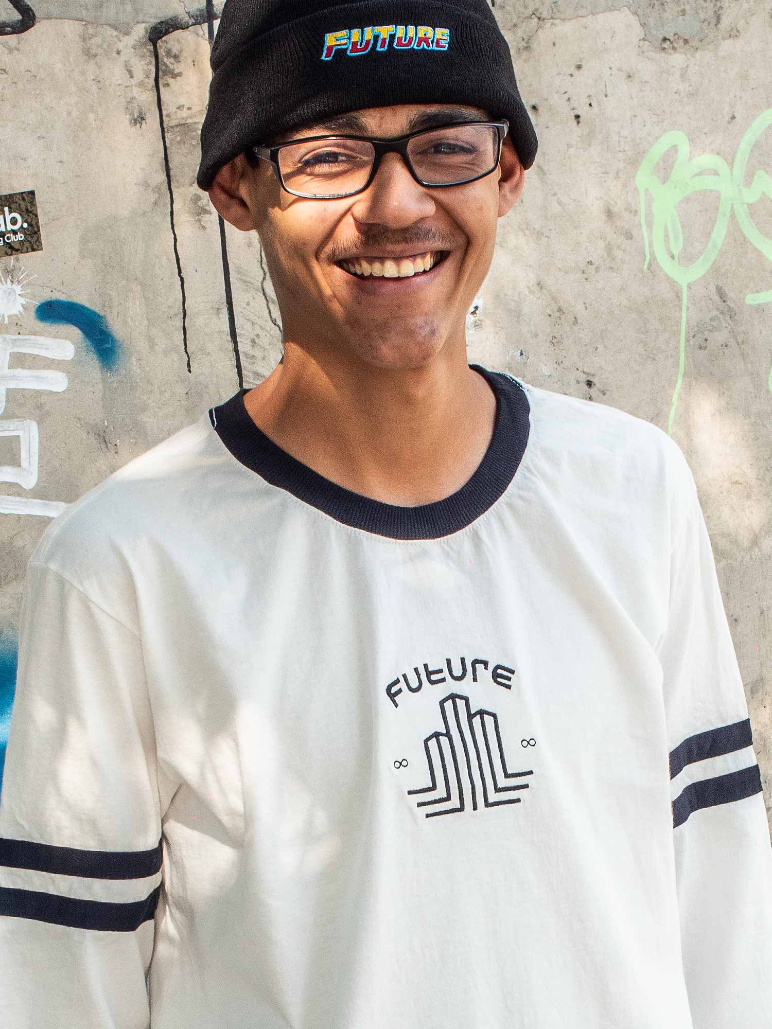 Camiseta-Future-City-Players-Off-White-Frente-Close-Ambiente
