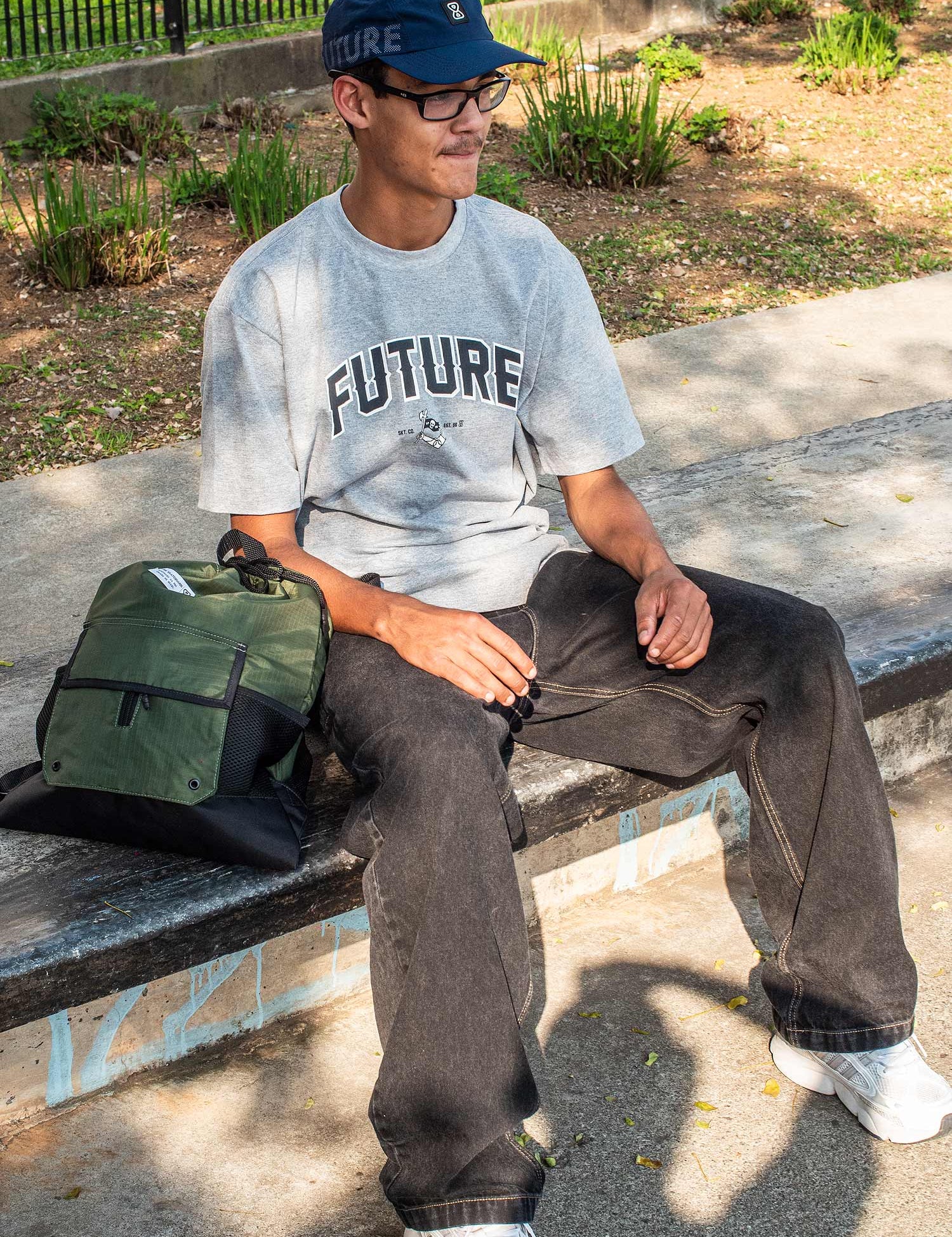 Camiseta Future Flag Cinza Mescla Frente Ambiente