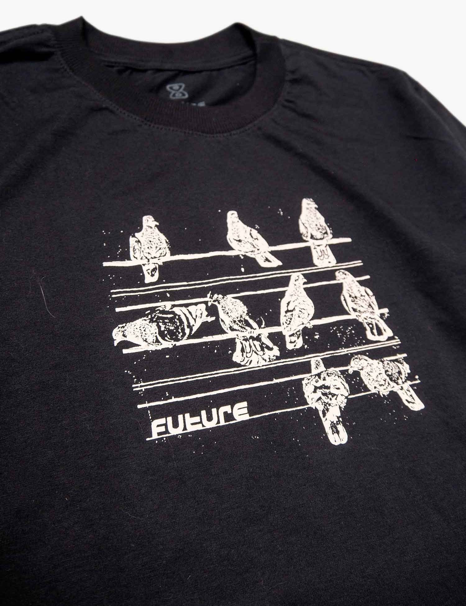 Camiseta-Future-Pigeons-Preta-Close-02