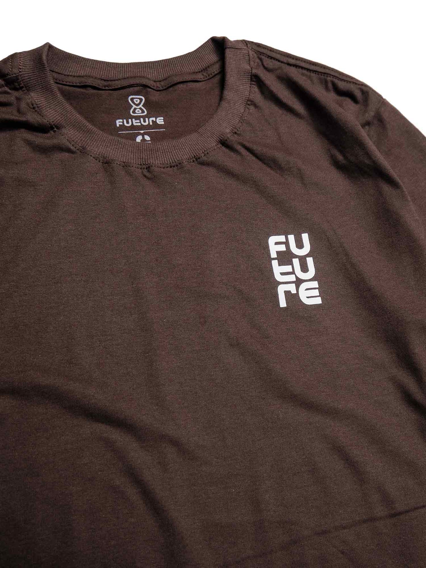 Camiseta-Future-Texturized-Marrom-Frente-Close