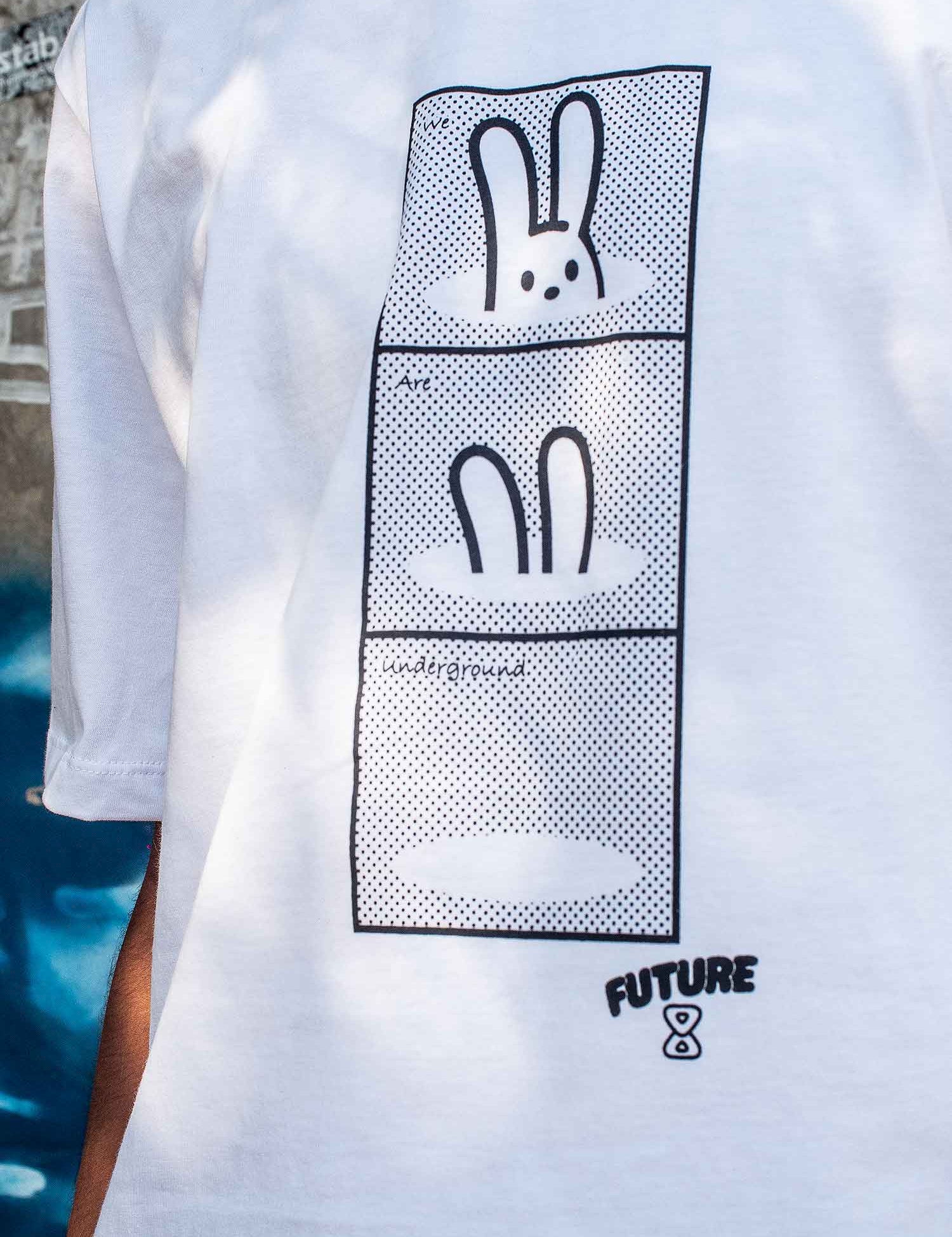 Camiseta Future Underground Branca Close Ambiente