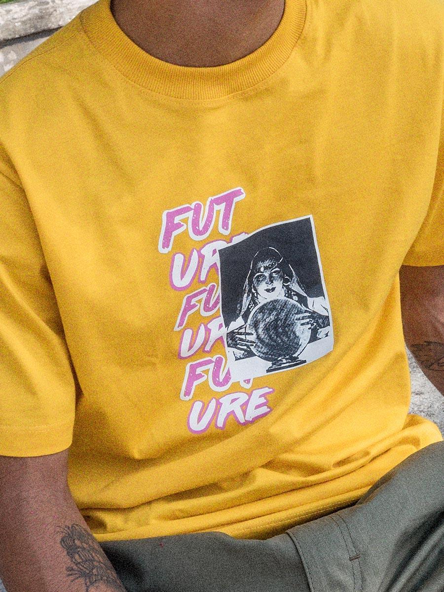     Camiseta Future Teller Amarela Close Ambiente