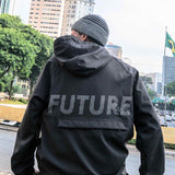 Jaqueta Future Working Costas Modelo Sentado