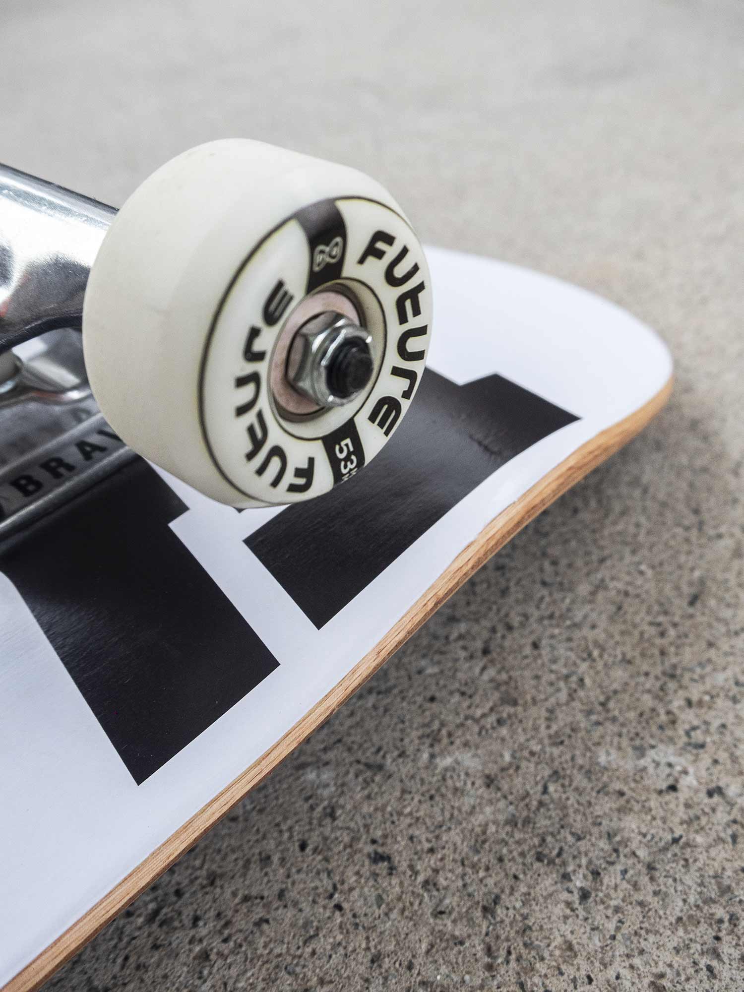 skate-montado-future-infinity-branco-roda