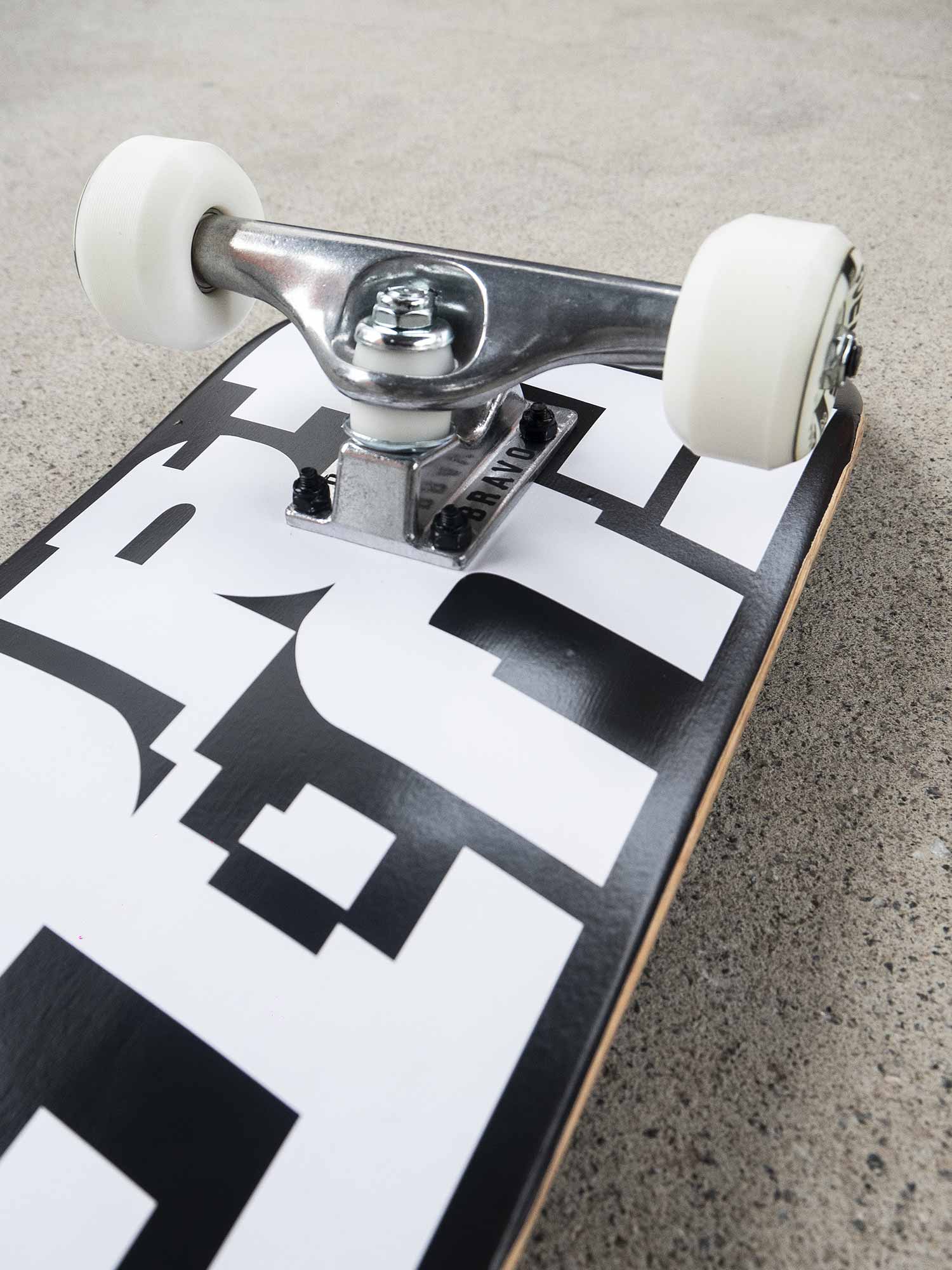 skate-montado-future-infinity-preto-truck